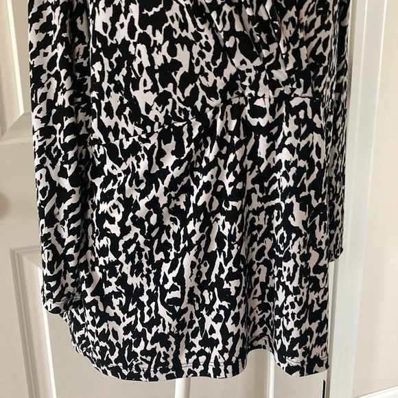 Chico’s 3 XL blouse black and white v-neck 3/4 sleeves - Picture 5 of 12